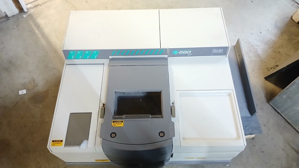 Nicolet Magna 560 IR Spectrometer *OFFERS WELCOME* *POWERS ON* *UNTESTED*