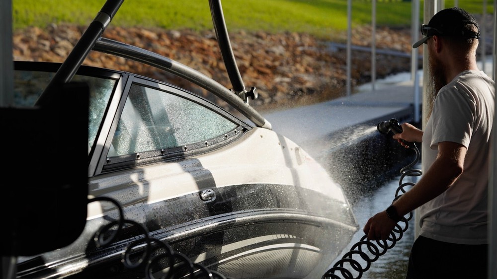 Dock Water Plug and Play Washdown Station