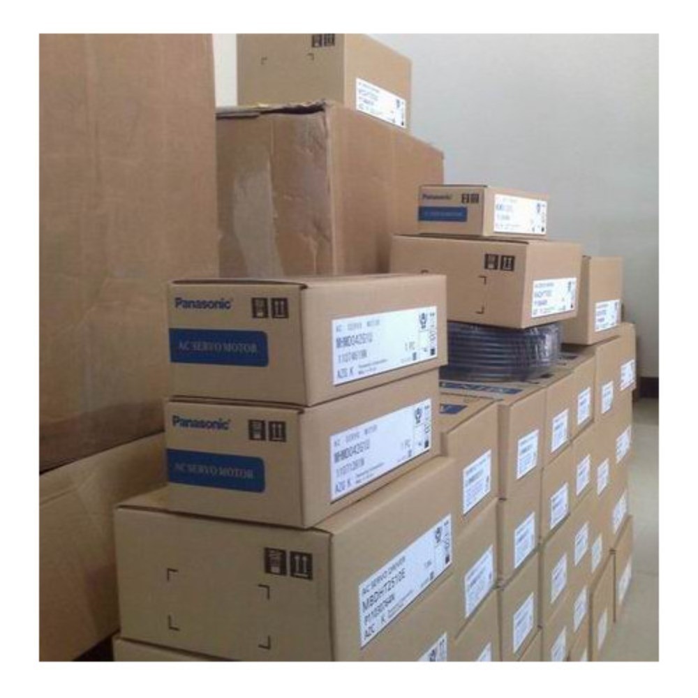 1PC NEW Panasonic servo motor MSM012P1B