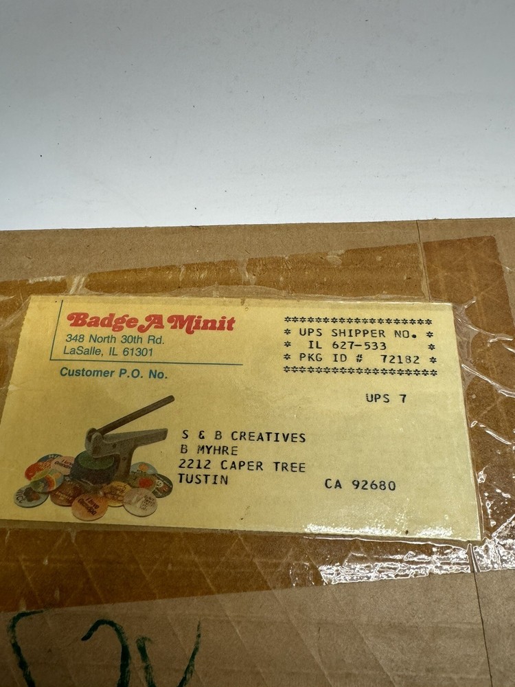 Vintage NOS Badge A Minit Hand Press Button Maker Complete