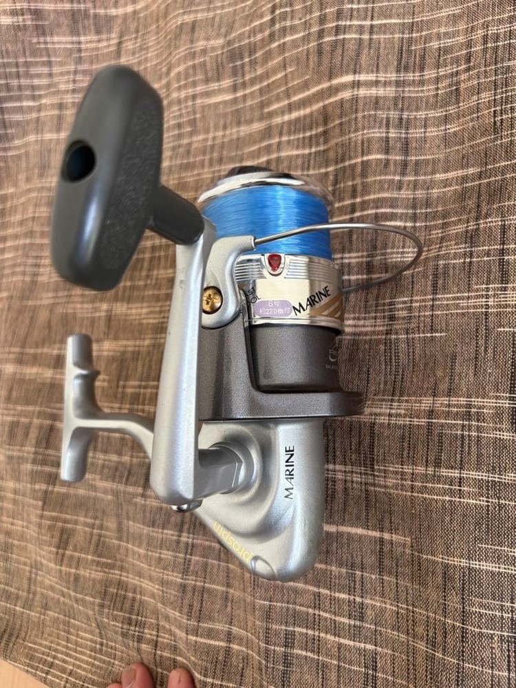 Marine Spinning Reel with Balancing System, 3000 Size, Blue Spool