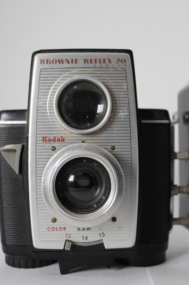 Vintage Kodak Brownie Reflex 20 with External Attached Flash - Untested