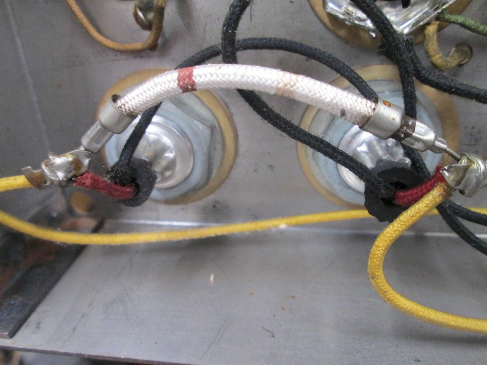Capehart 634927 tube amplifier pulled from a Panamuse console Powers on