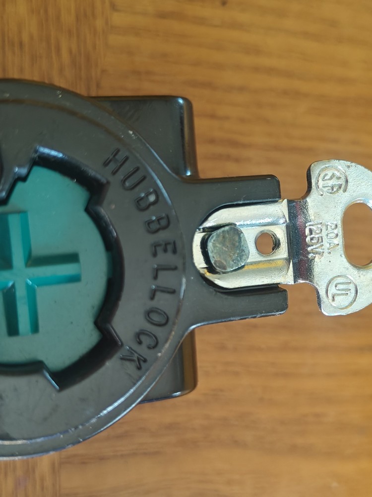 HUBBELL HBL23030 Receptacle