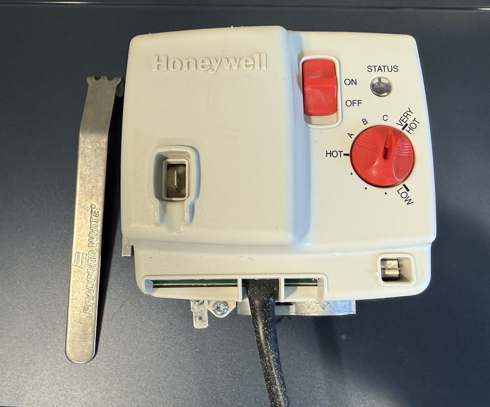 Honeywell WV4460E2014 / Icon System Water Heater Gas Valve for Natural Gas Only