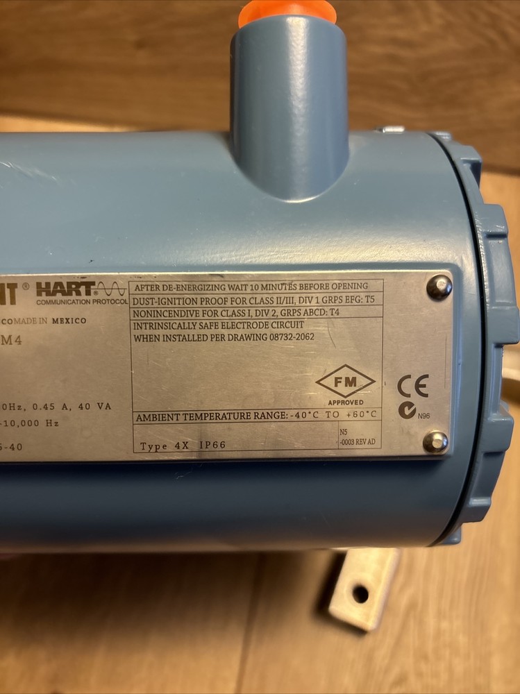 Rosemount 8732EM Flow Transmitter with HART Protocol 8732EMR1A1N5M4