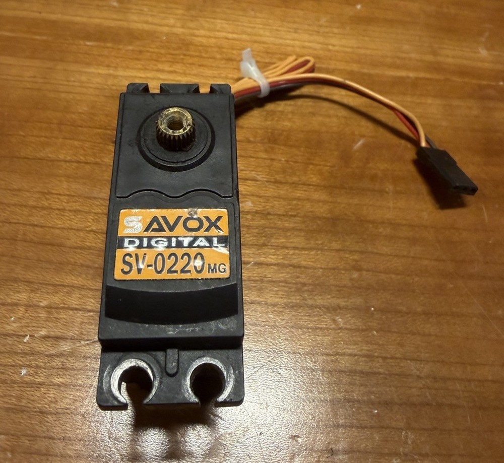 Savox SV-0220MG high voltage digital servo