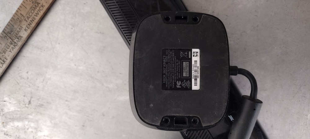 Genuine Microsoft XBOX 360 Kinect Sensor Bar Model 1473 Black UNTESTED