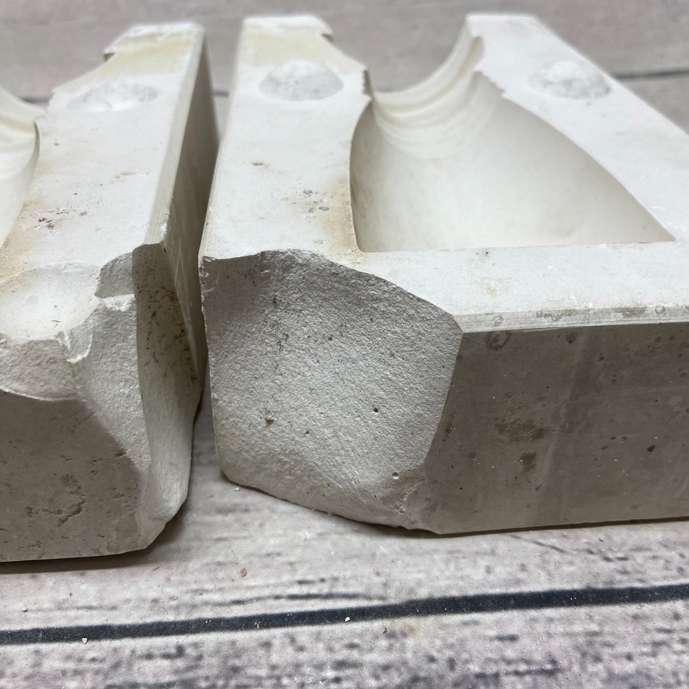 Vintage Radiant Ceramic Casting Mold Shaker
