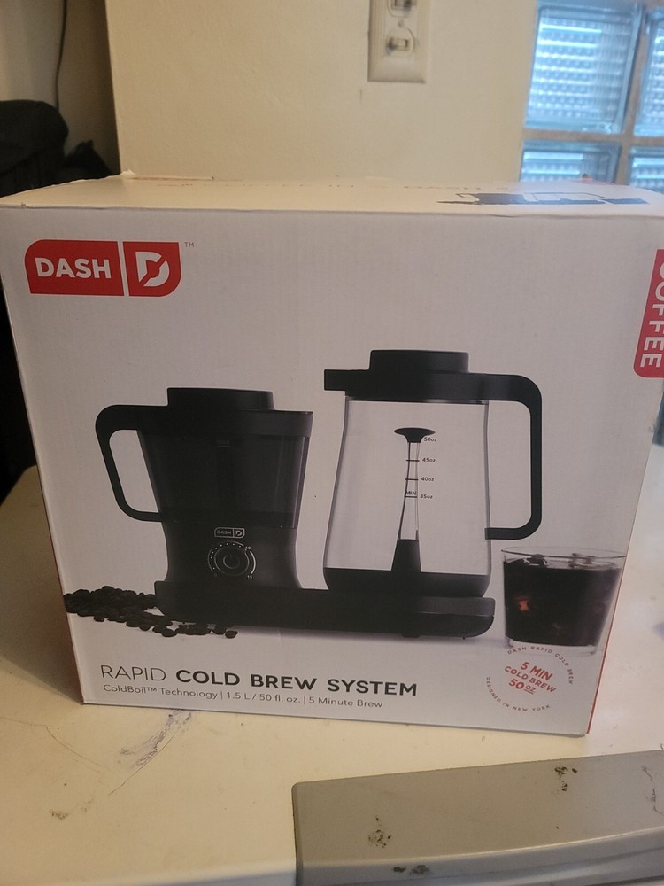 Dash DCBCM500BK Rapid Cold Brew Machine, Black