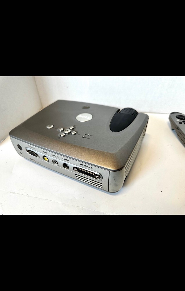 Dell 3200MP DLP Front Projector WORKS! - Includes Remote, Case, Instructions!