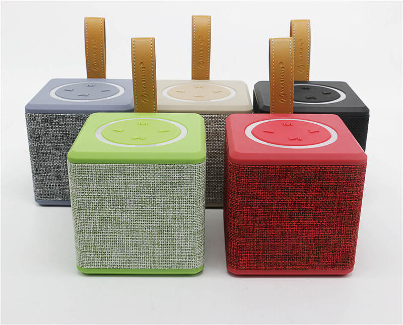 Retro Canvas Design Cube Bluetooth Speaker