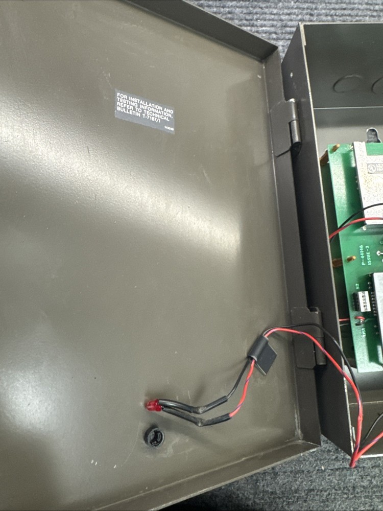 Vinbtage Security/Fire Alarm Control Panel W/Junction Box P-44146 issue 3