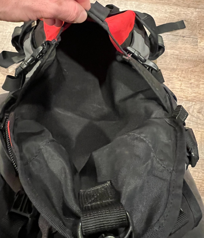 Vintage Dakine Heli Pro Snowboard Backpack Red