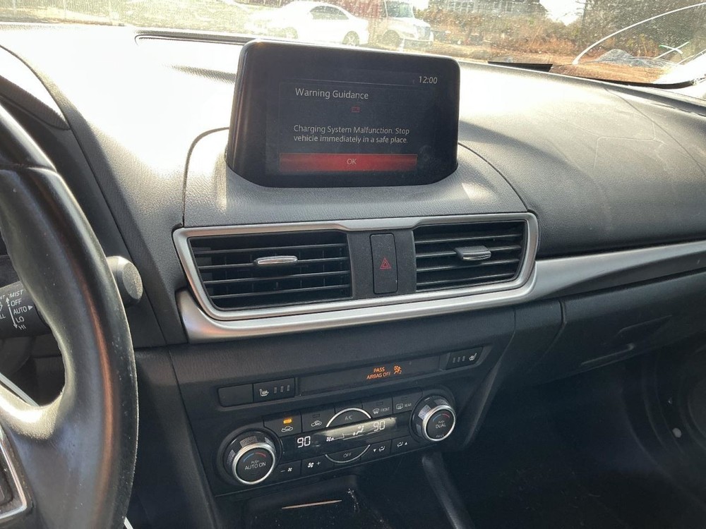 3 2017 Glove Box 4931991