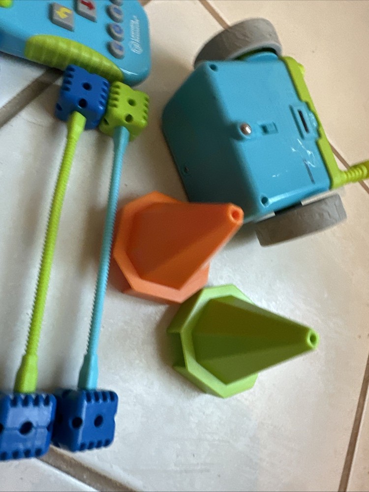 BOTLEY THE CODING ROBOT ONLY BY LEARNING RESOURCES STEM TOY