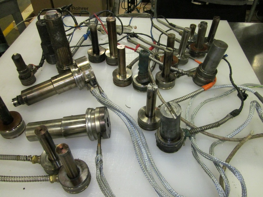 Injection molding heated sprue bushing Sprue heaters many types available