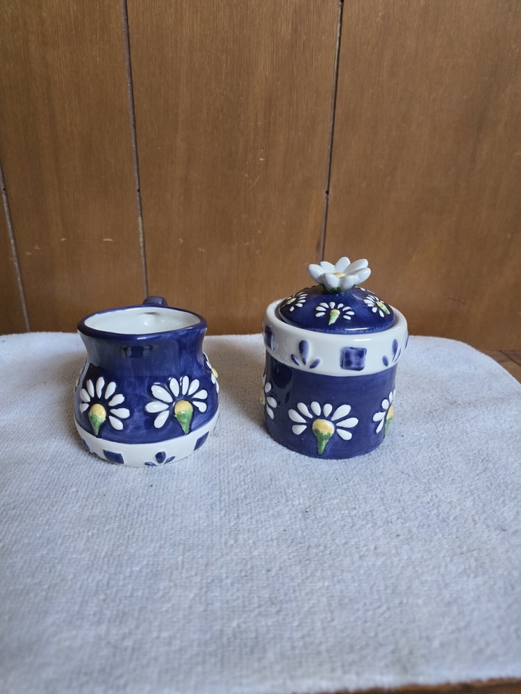 Oneida Spring Daisy Cream And Sugar Set
