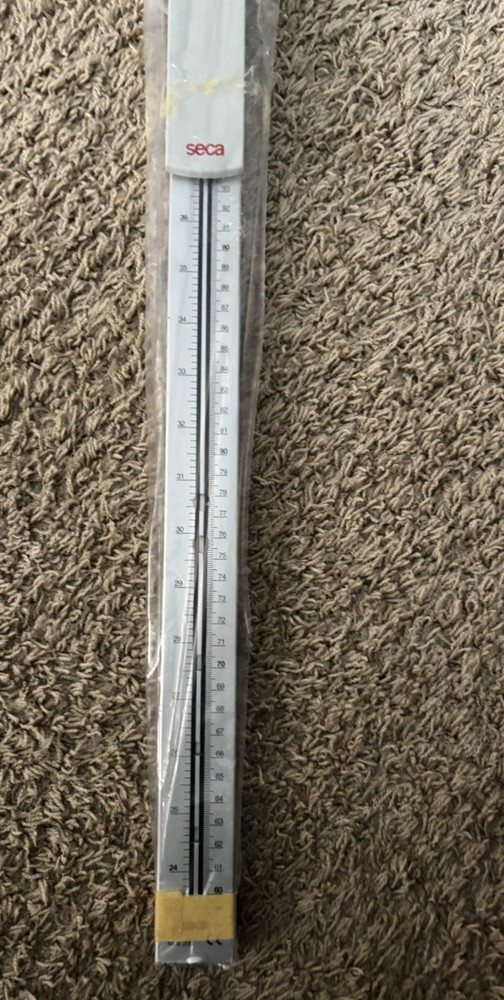 SECA 220 Telescoping Stadiometer NEW!!