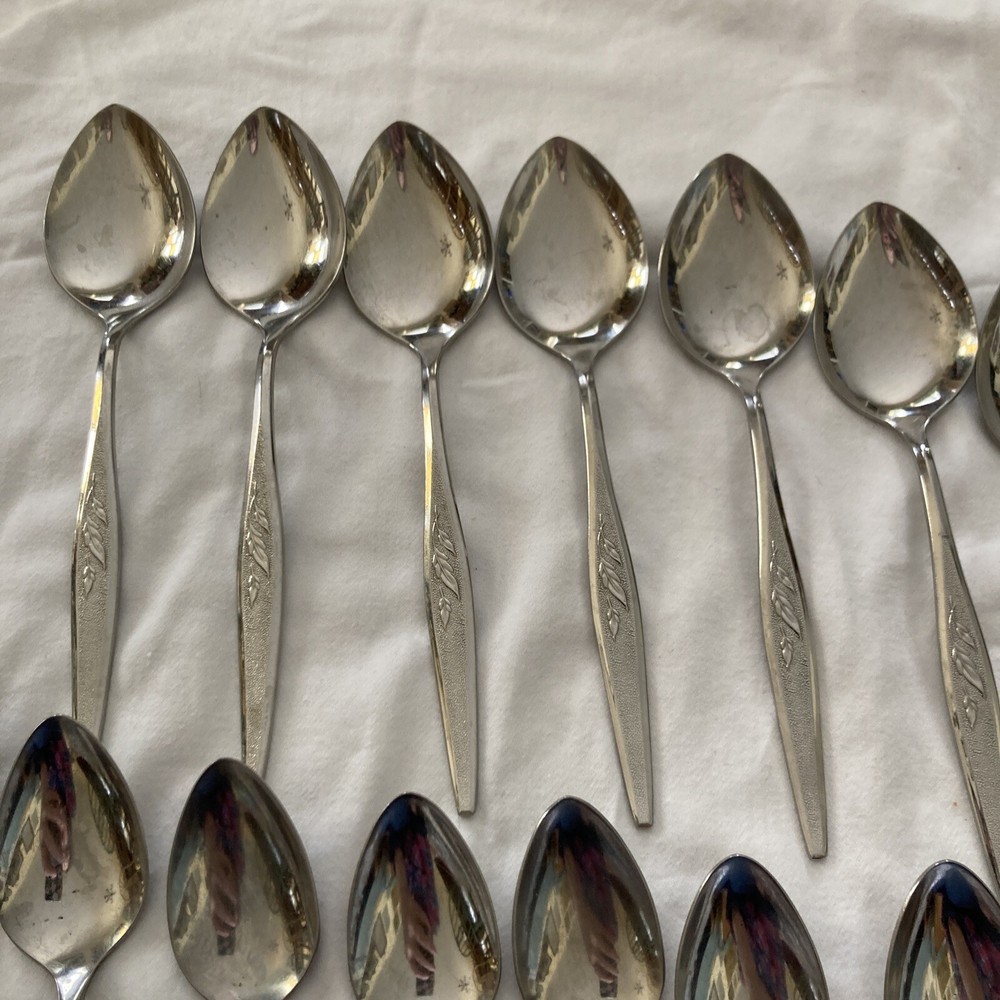 Vintage Community Silverware Woodmere Flatware 35 Pcs