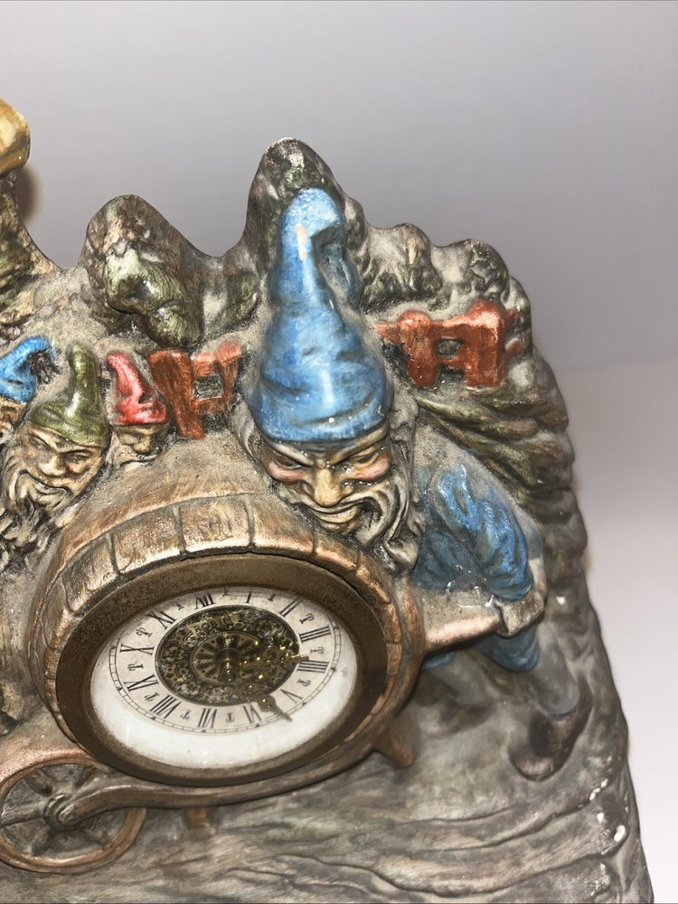 VINTAGE GERMANY CERAMIC GNOME IN TREEHOUSE CLOCK