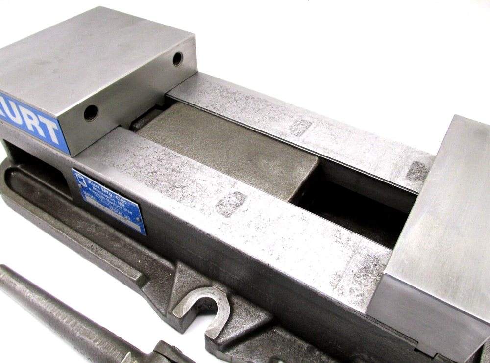 KURT ANGLOCK 6" MILLING MACHINE VISE w/ HANDLE - #D675