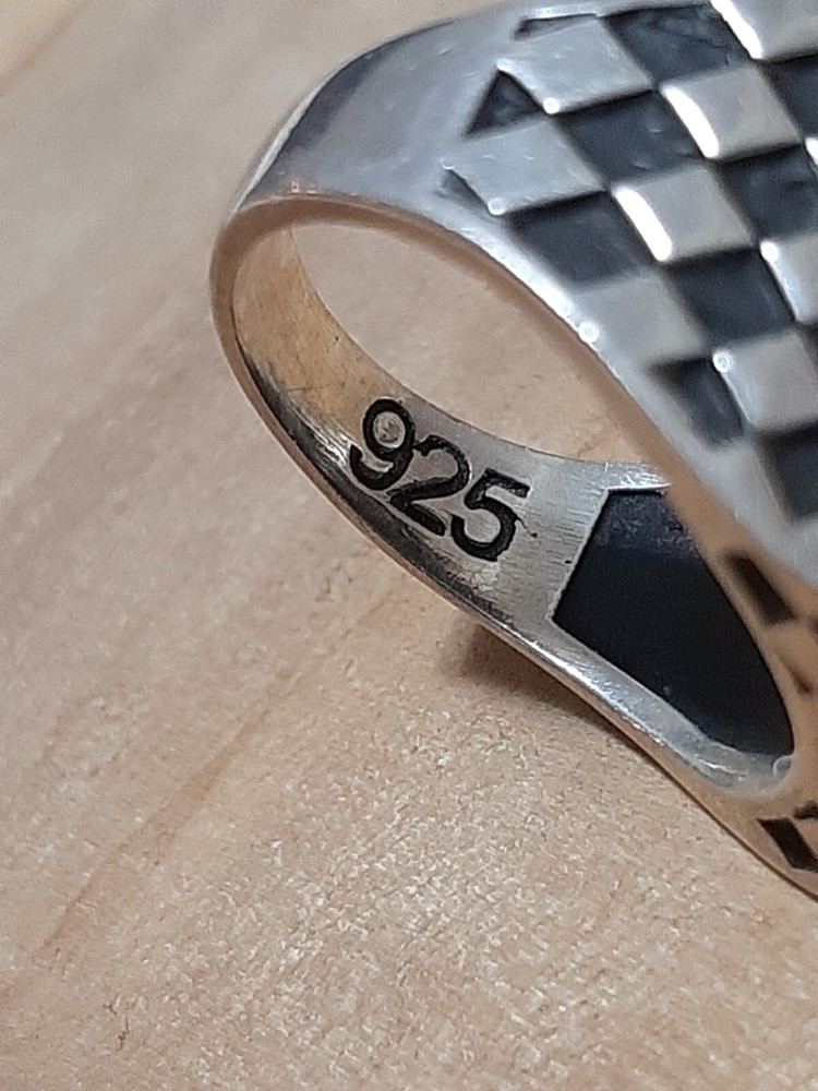 925 MENS SILVER ENGRAVED SOLITAIRE RING