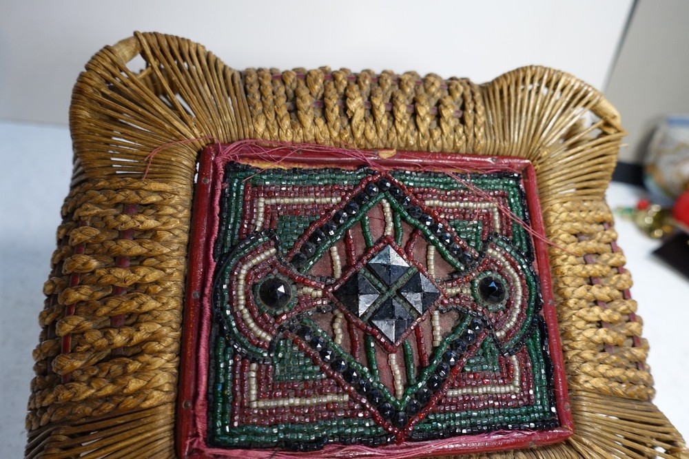 xbb213 ANTIQUE BASKET TOP with ETHNIC BEADWORK, top only