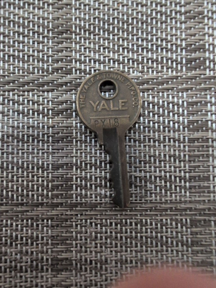 Yale Key PX18
