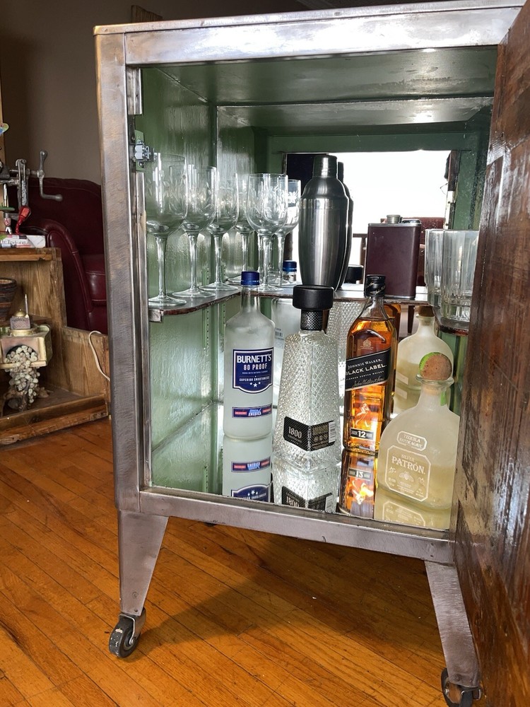 Custom Bar