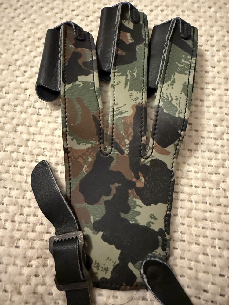 Camouflage Large Archery Finger Tabs