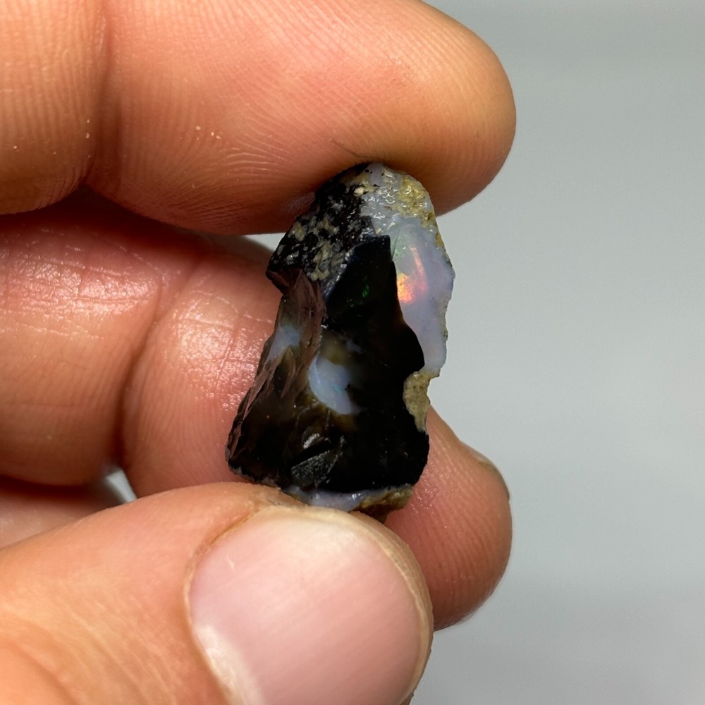 Single Fine Grade Black Nevada Opal Stone Cutter