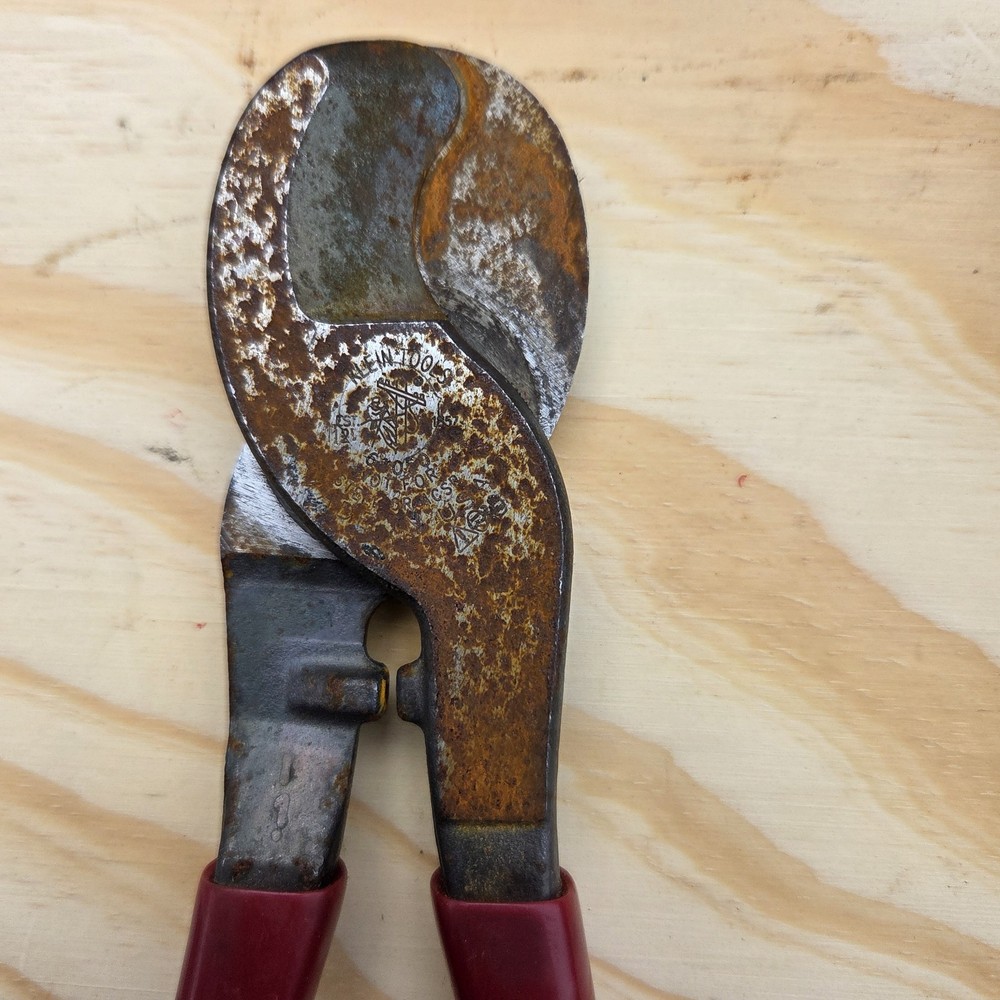 Klein Tools High Leverage Cable Cutter - Red