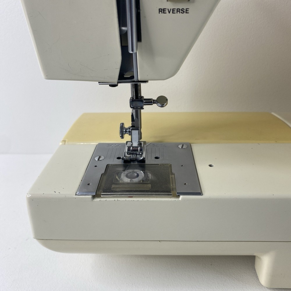 Vintage White 8000 Computerized Sewing Machine With Pedal Tested