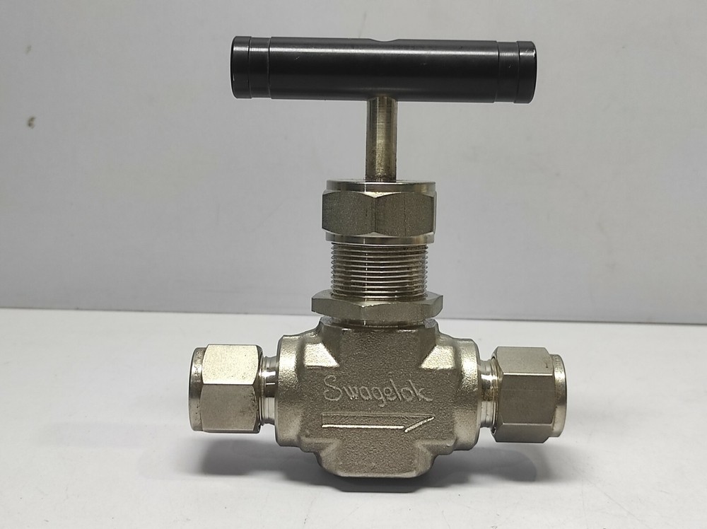 Swagelok SS-18VS8 Needle Valve 5000 PSIG @ 100F / SS18VS8