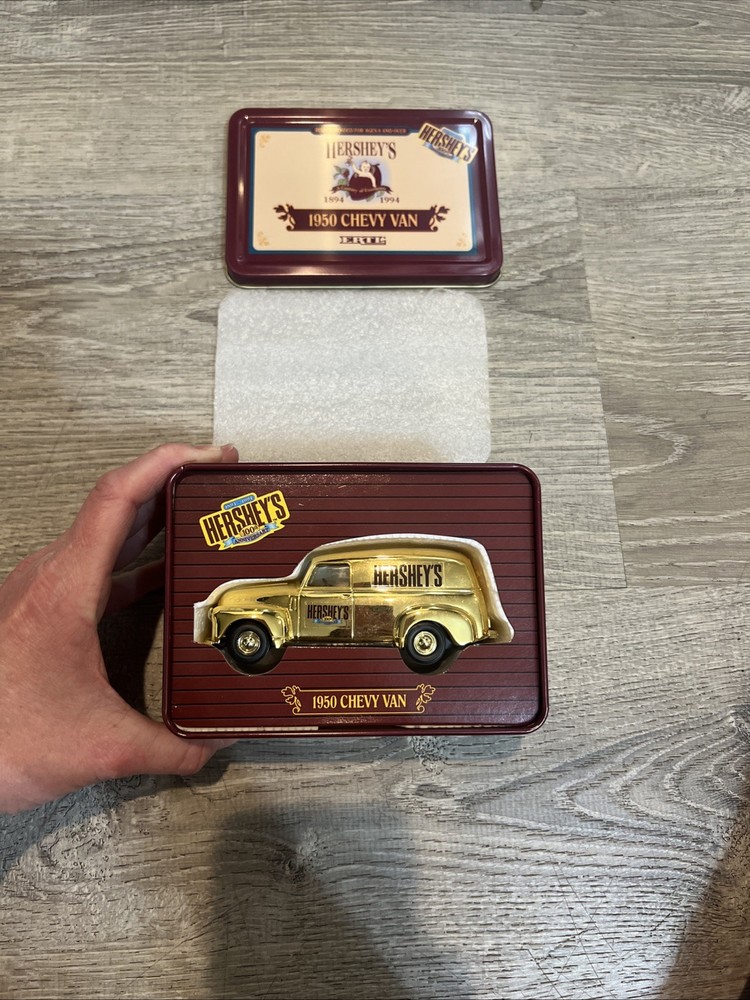 1994 Hershey’s Vintage 1950 Chevy Panel Van in a Decorative Tin - NICE!