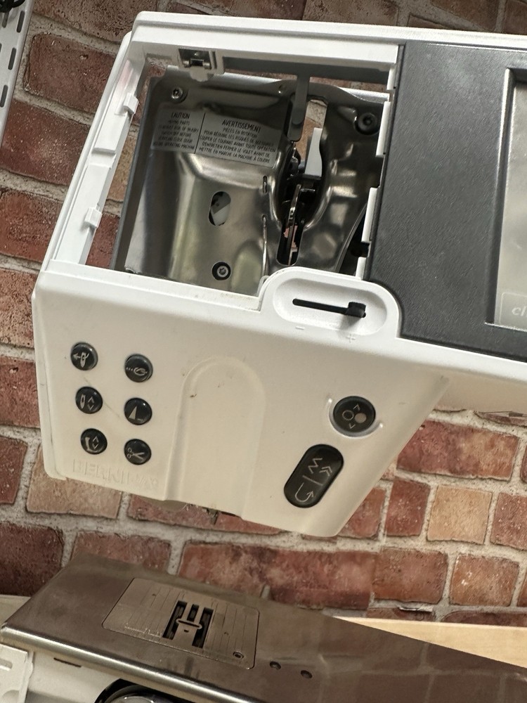 Bernina 820 Computerized Sewing Machine For Parts Only(read)