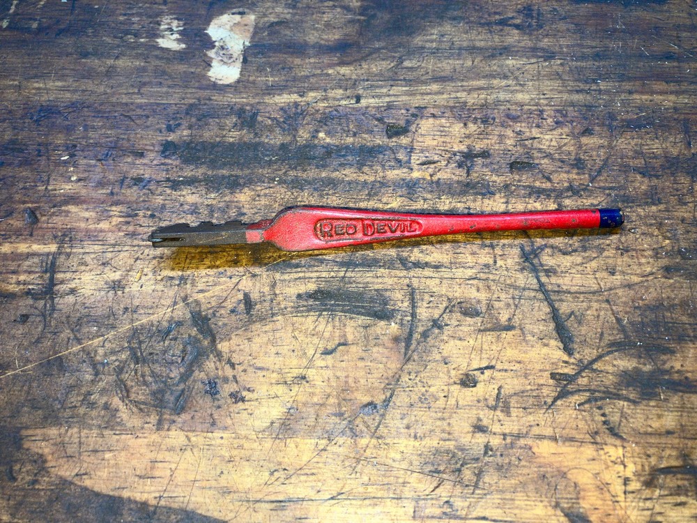 Vintage Red Devil Glass Cutter