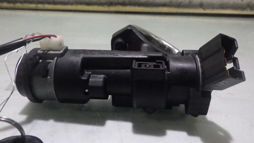 15 HYUNDAI ACCENT Ignition W/Key