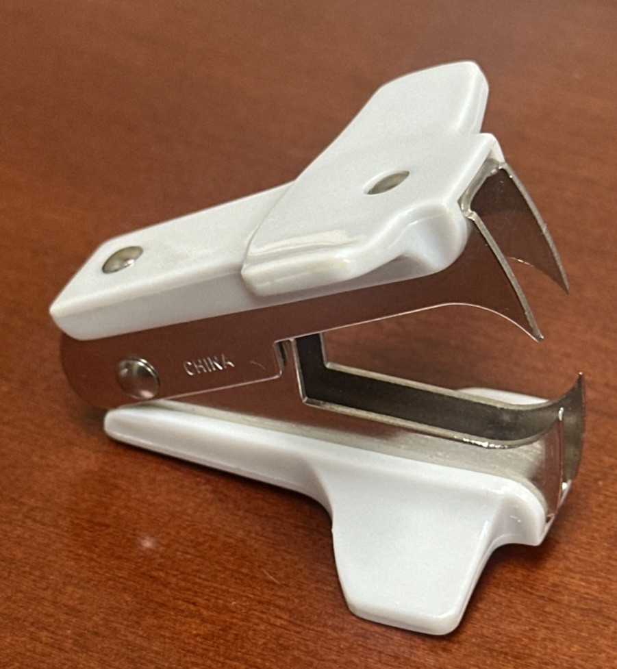 VTG Swingline Staple Puller Remover Cream Gray Color