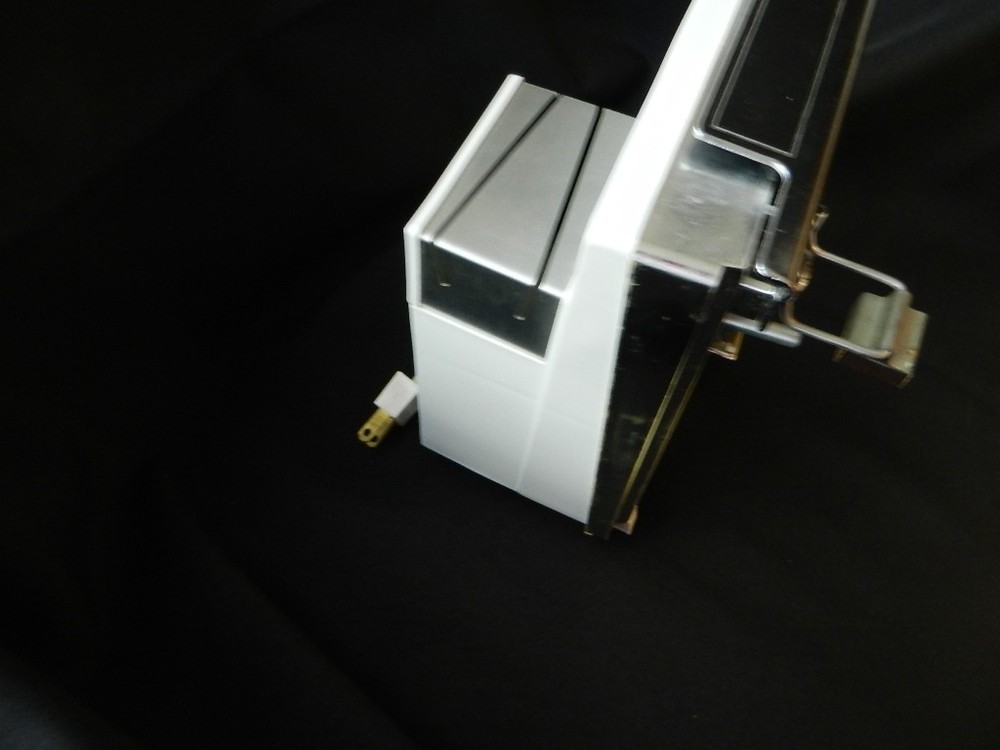 Vintage Iona Automatic Can Opener And Knife Sharpener