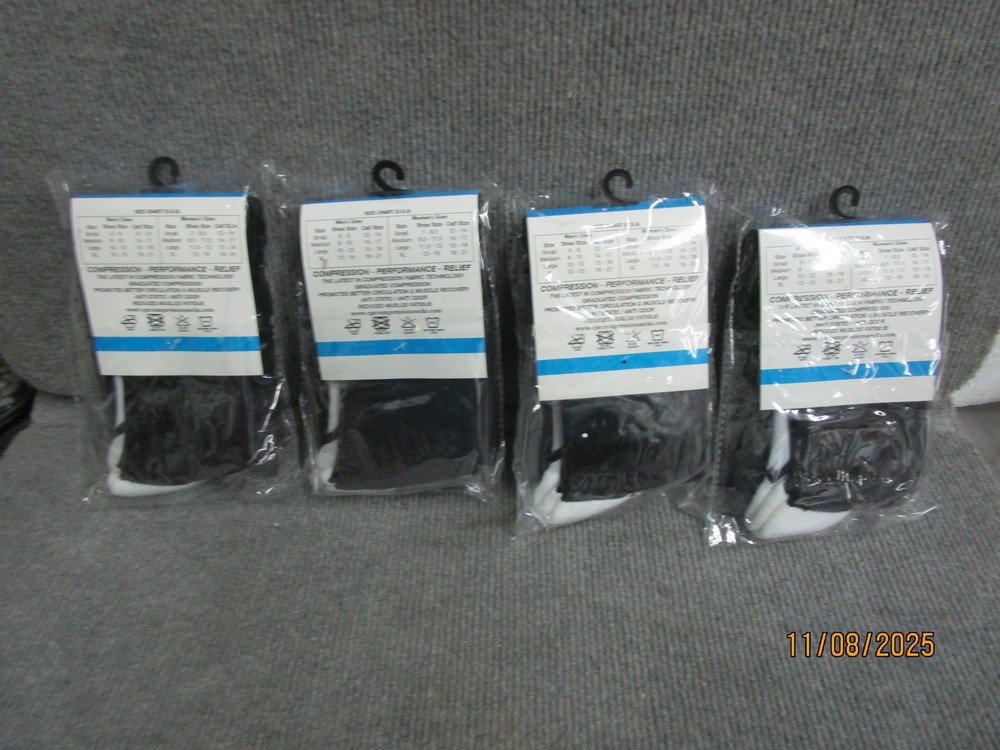 (4) Pair CPR Compression Socks Black & White Size Small