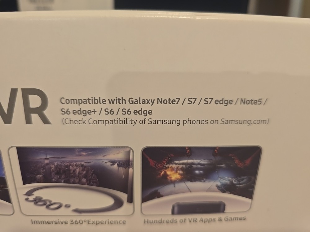 Samsung Gear VR Model SM-R323 Oculus VR Headset