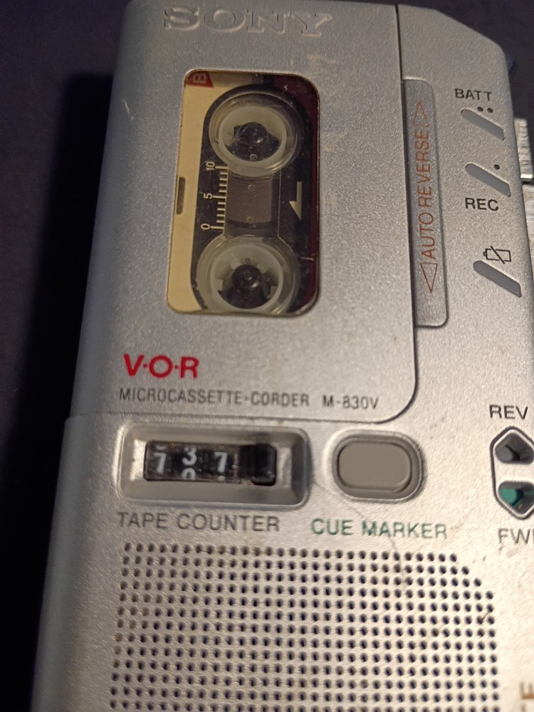 Sony M-830V Handheld Cassette Voice Recorder. Not functioning Read
