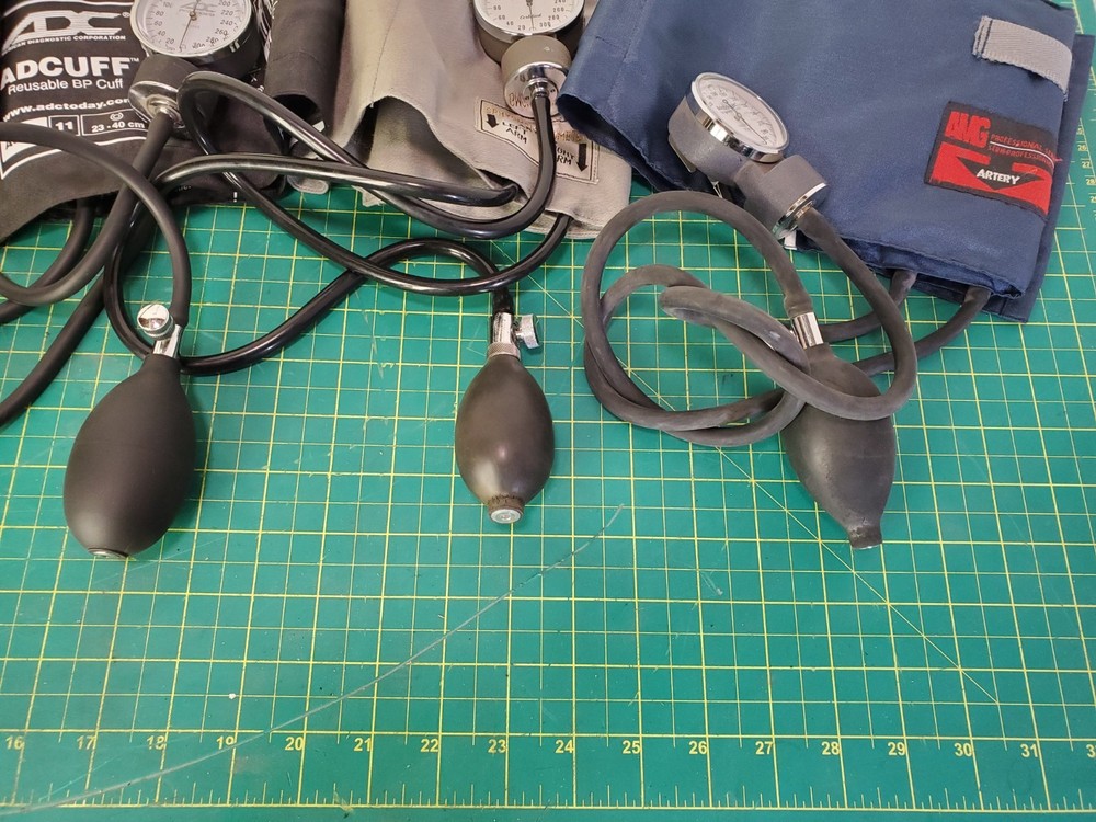 Assorted Aneroid Sphygmomanometer Group with Cuffs x 5 Units