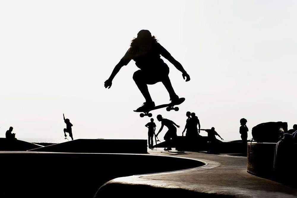 31 inch Pro Skateboard Complete,7 Layer Maple Wood Double Kick Concave