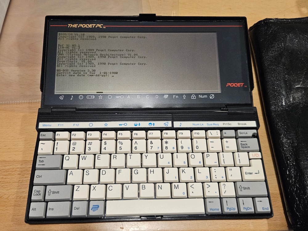 Poqet PC Model 0164, many accessories, some issues with display