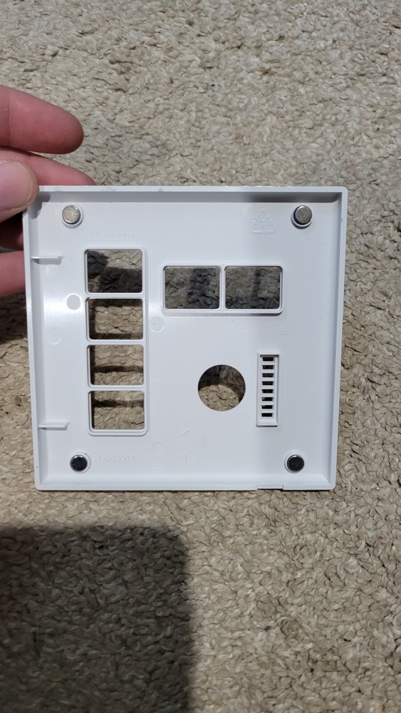 Extron 21-623-XXLF Plastic White Face Plate