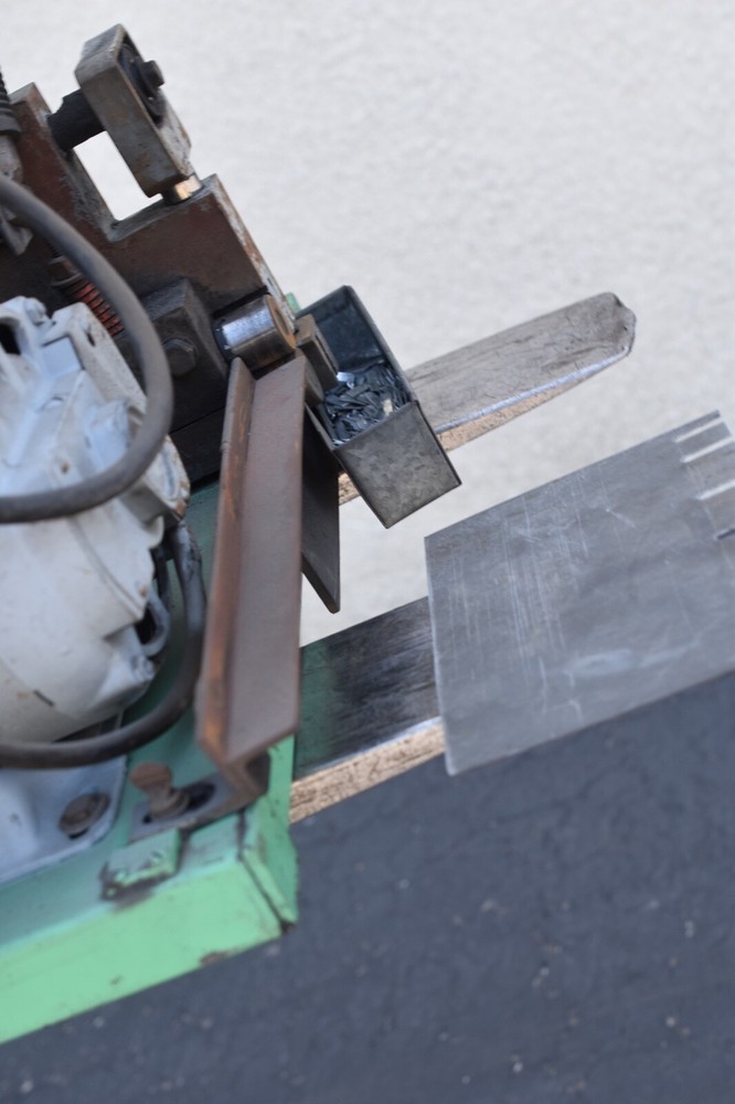 Engel Edgenotcher Model 750
