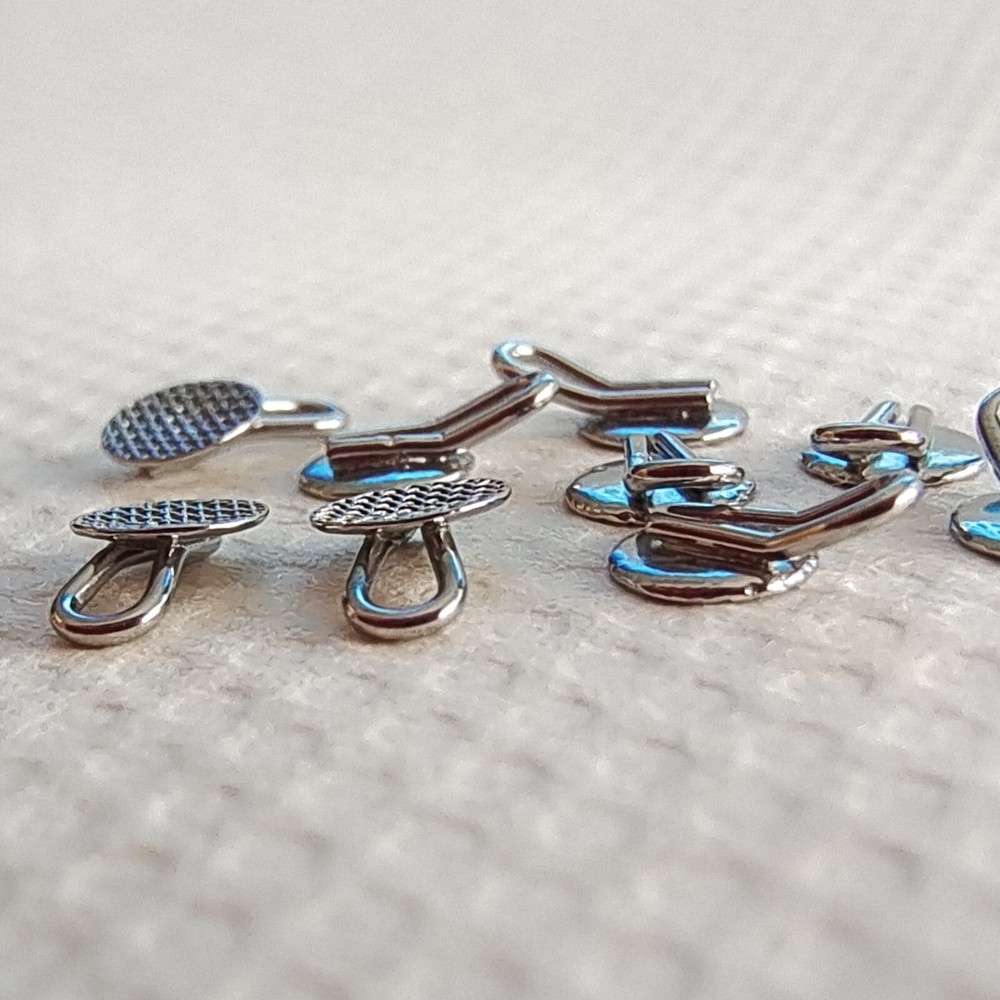 100 Pcs Dental Orthodontic Caplin Hook Traction Hook Diameter Round Bondable